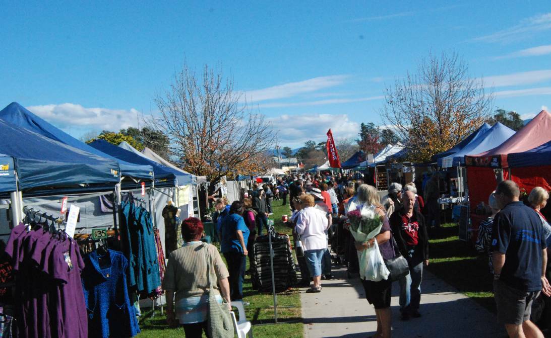 Moruya Country Markets are the subject of a tussle, with a rival group seeking to manage the popular event.