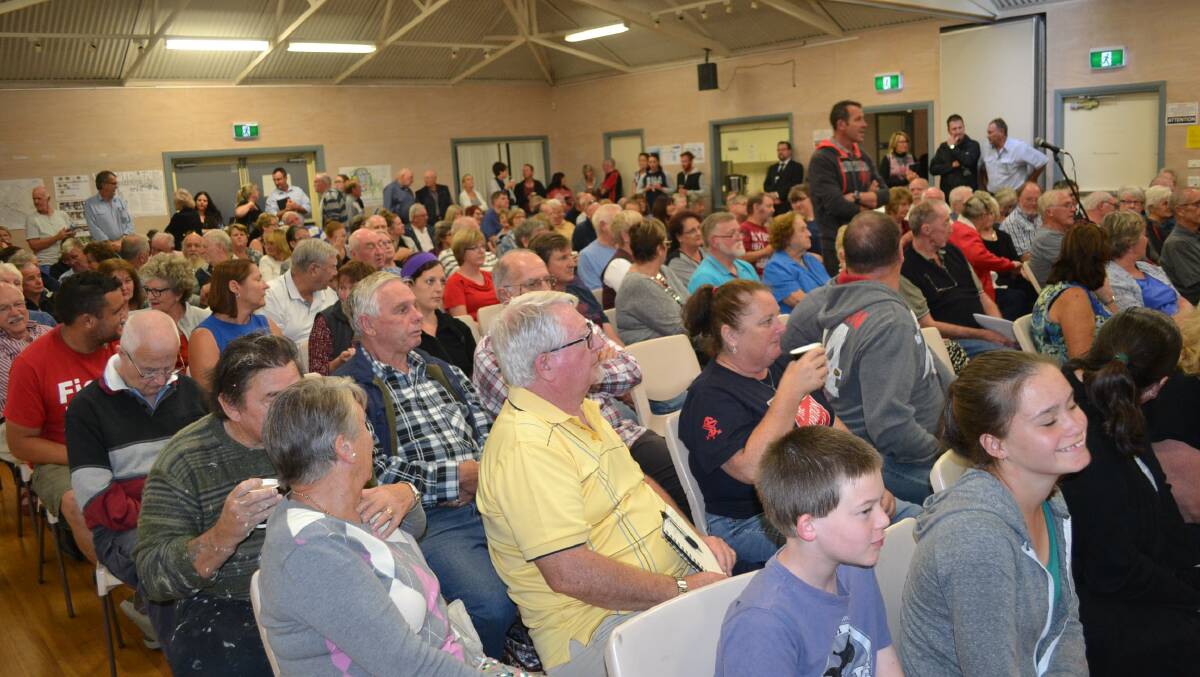 VOICES HEARD: The crowd at the meeting at the Bateman Bay Community Centre on Wednesday.