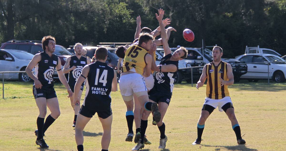 COOTA CONTEST: The Batemans Bay Seahawks clash with the Cootamundra Blues on Saturday.