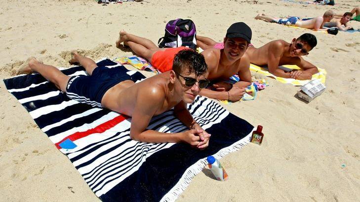 Sun bathers at North Cronula beach.  Photo: Ben Rushton