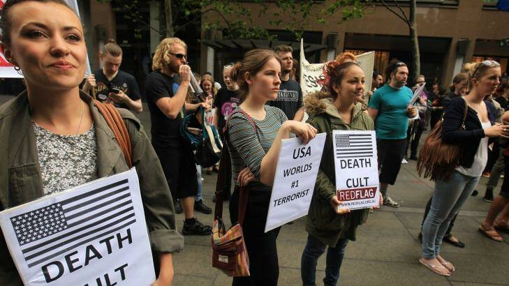 Anti-racism protesters staged a counter-rally in Martin Place on Sunday. Photo: James Alcock