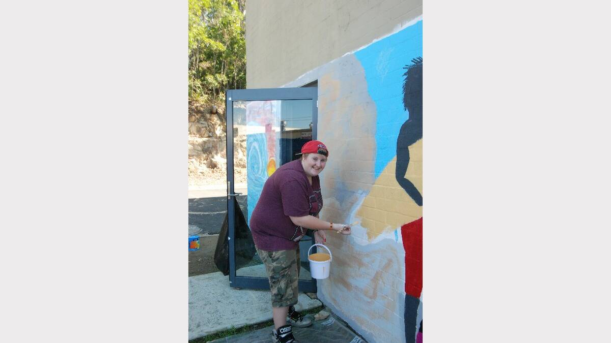 GALLERY: Bay community mural unfolds