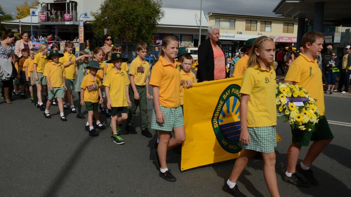 PHOTOS, VIDEO: Batemans Bay 2014 Anzac Day march and service