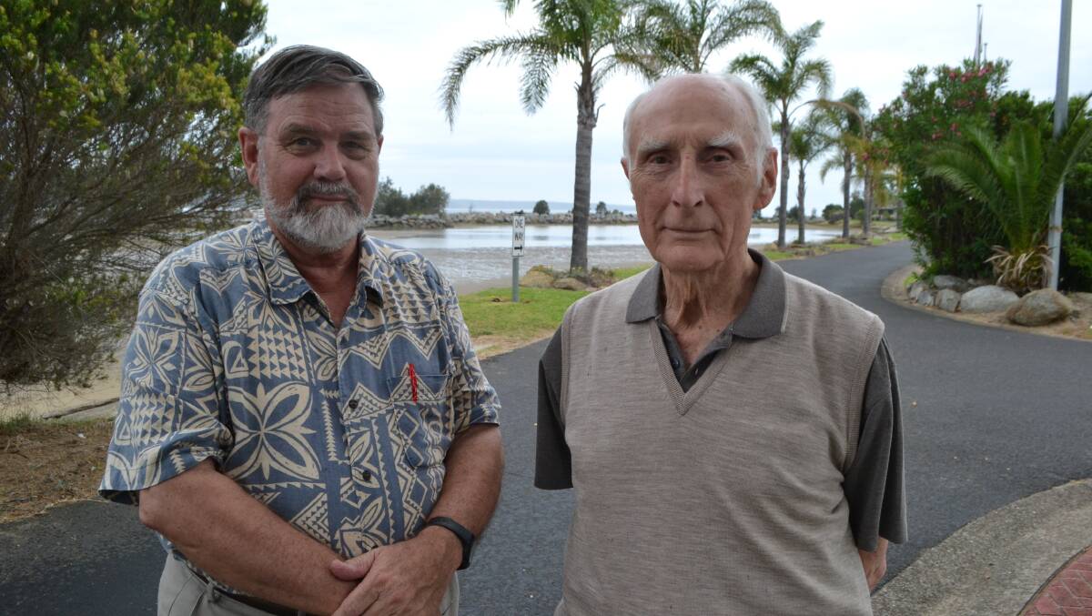 SHARED VIEWS: Surf Beach resident Neville Hughes (right) and Professor Robert Carter, who addressed sea-level rise at two community meetings this week.
