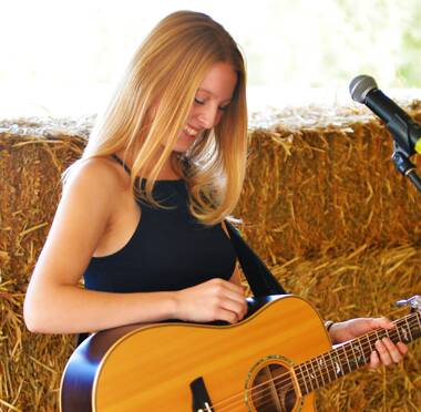 Moruya hosts up-and-coming country star