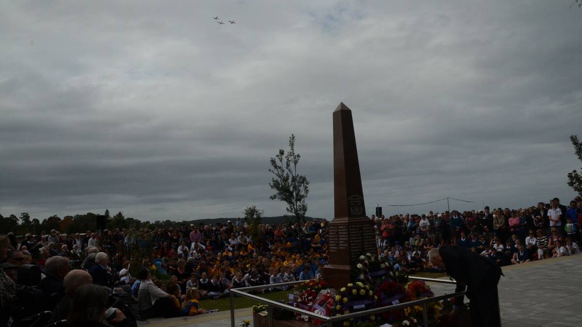 PHOTOS, VIDEO: Batemans Bay 2014 Anzac Day march and service