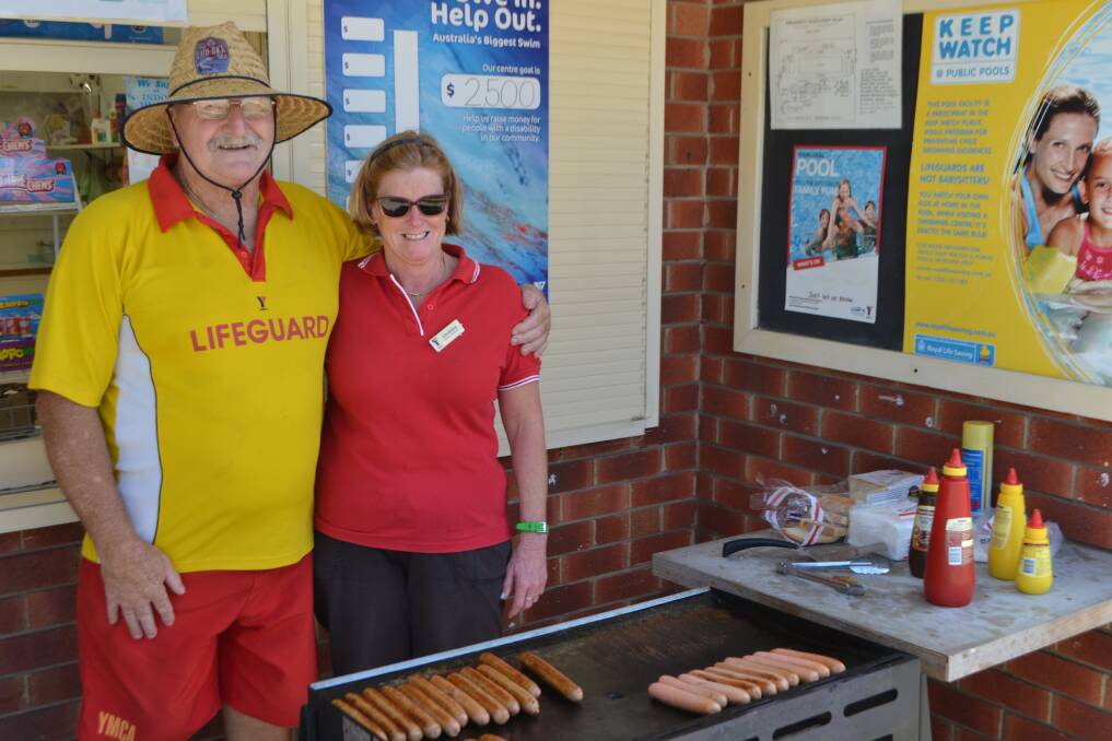 Adin Parsons and Centre Coordinator Christine McDonald cooked a free BBQ for Swimathon participants 