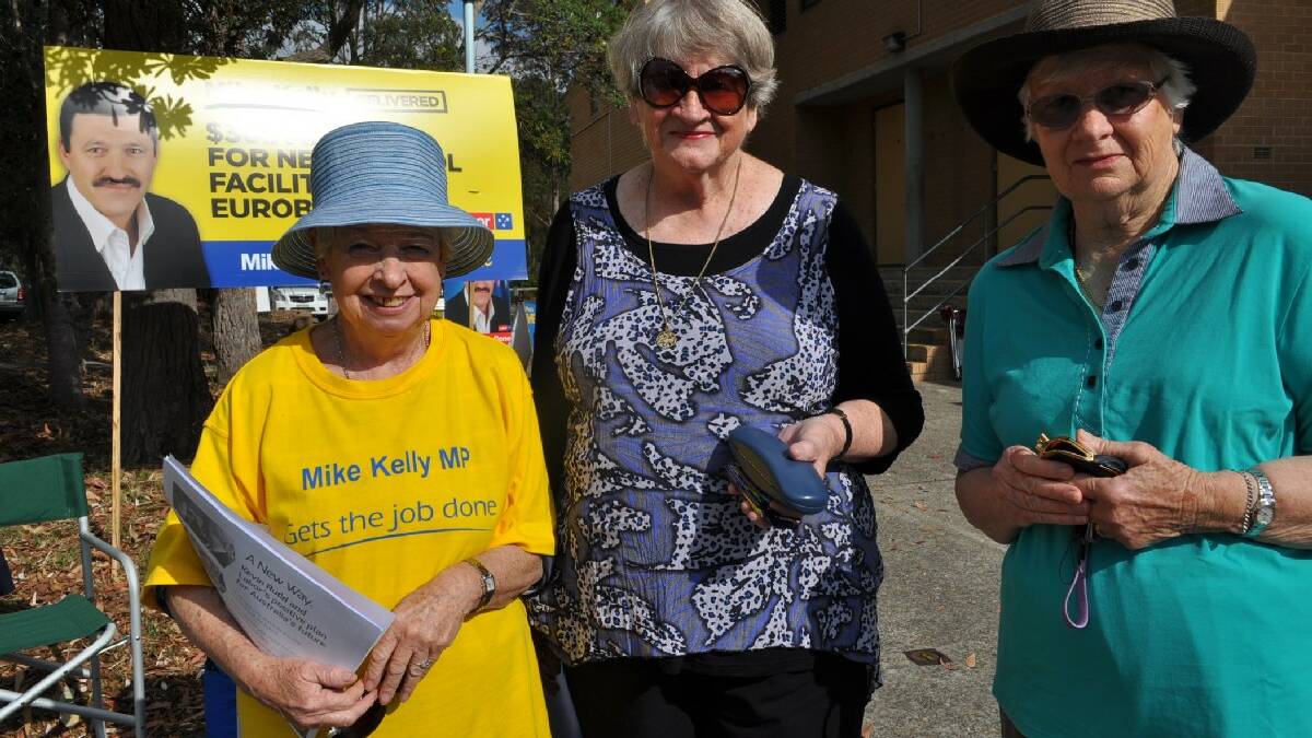 Joyleen Kitto, Patricia Randolph and Shirley Smith supporting Eden-Monaro MP Mike Kelly. 