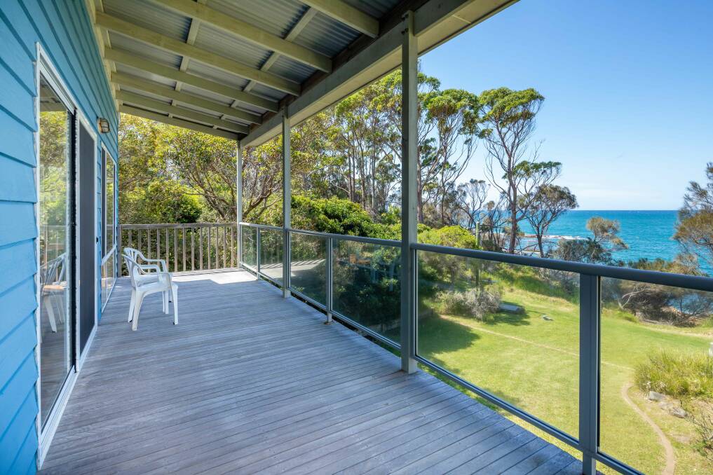 The front deck looks out onto a constantly changing ocean vista. Photo: South Coast Pix