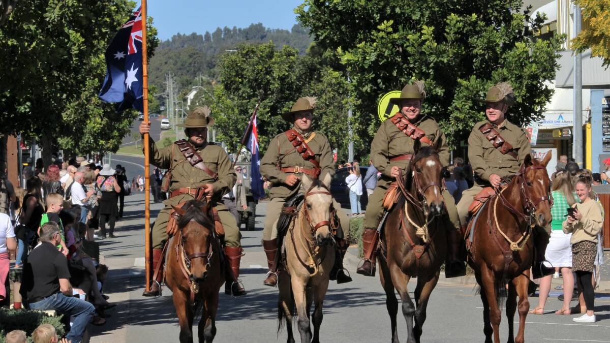 Hundreds line Orient Street as Batemans Bay remembers Anzac Day 2023
