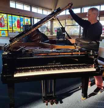 The performance will feature the new Kawai concert grand piano recently purchased by the South Coast Music Society. 