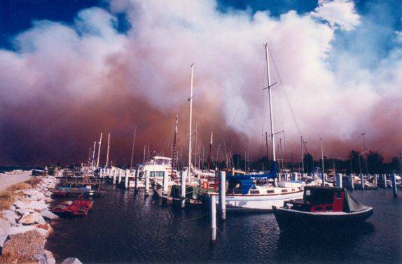 The late Joan Learmont's pictures of the 1994 Batemans Bay fire