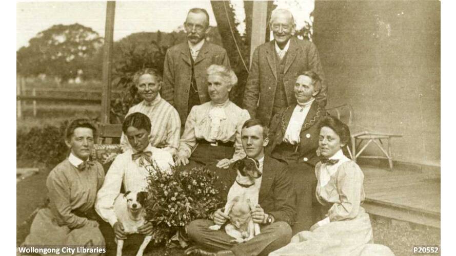 Doctor Timothy Wood Lee and family in the early 1900s. Picture from Wollongong City Libraries.