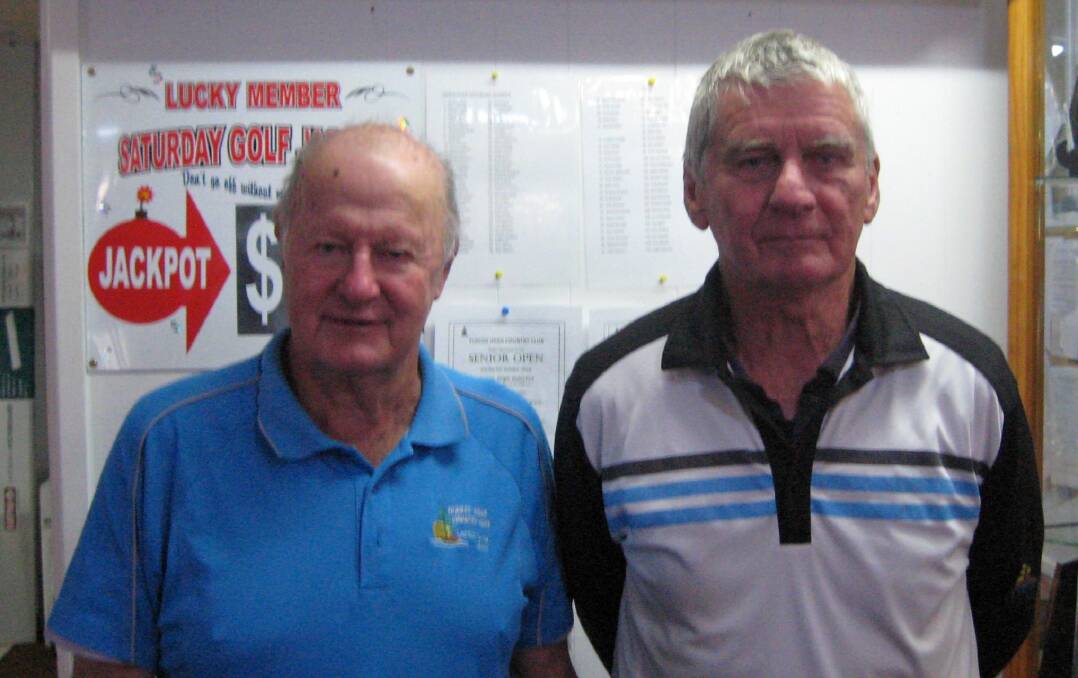 Winner Ian Wratten (left) with runner up Bruce Martin.