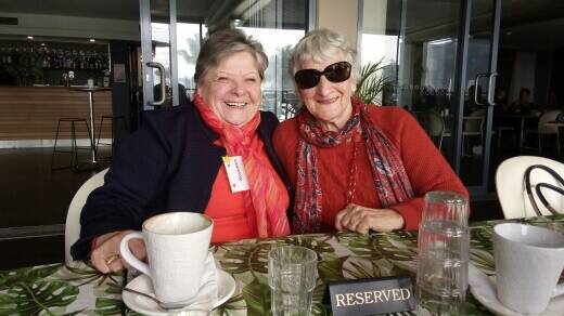 Fashionista: Old friends Rosemary Raetz and Robin Whalley caught up again over breakfast recently. Long-time friends getting together has been quite the thing to do for many ladies around town.