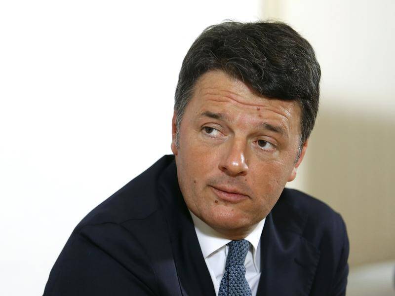 The parents of former Italian PM Matteo Renzi have been arrested, accused of corruption.