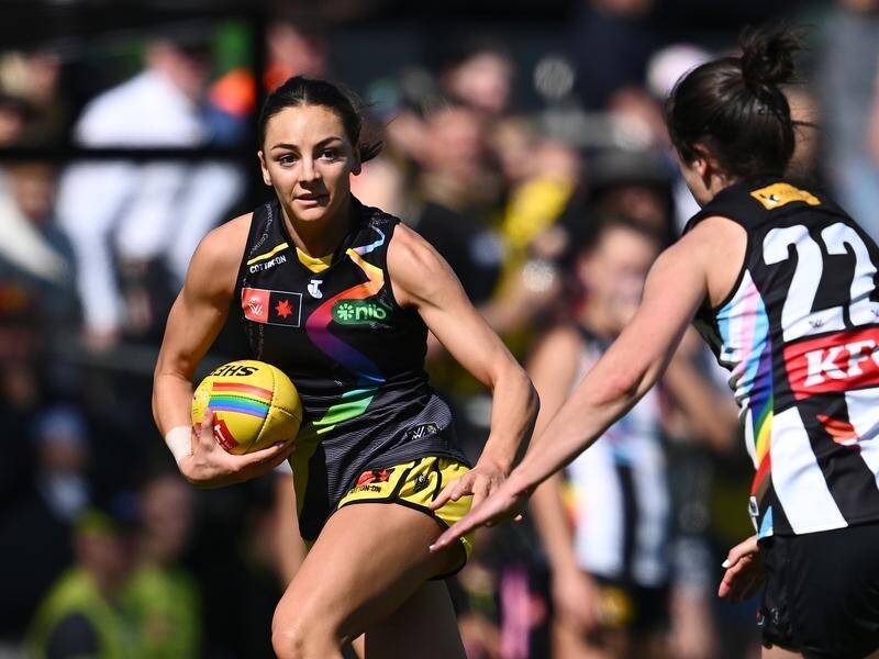 Monique Conti (l) helped Richmond to a 52-point belting of Collingwood in their final game of 2023. (Joel Carrett/AAP PHOTOS)